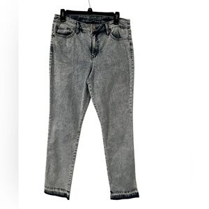 Gloria Vanderbilt all around slimming affect faded jeans size 8 ragged bottom